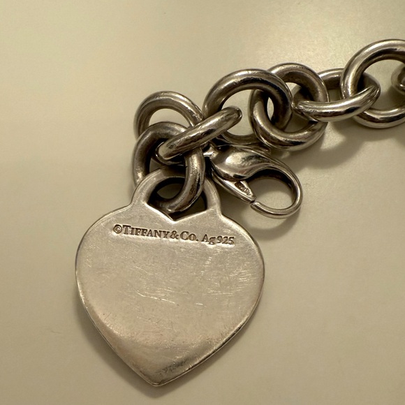 Limited edition, Tiffany and Co. Holiday Heart bracelet RARE - Picture 2 of 3